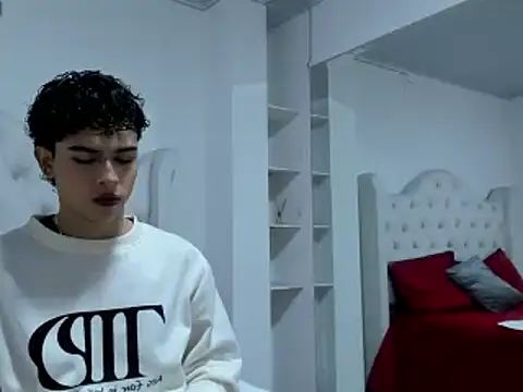 Aiiden 15 online show from February 17, 3:09 pm