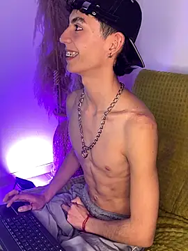 Snapshot of MaikyCooper chatting on September 13, 8:43 pm MaikyCooper online show from September 13, 8:43 pm