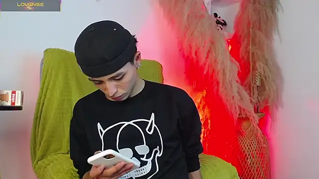 Snapshot of MaikyCooper chatting on September 15, 8:54 pm MaikyCooper online show from September 15, 8:54 pm