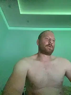 Krzysiekg123 online show from October 23, 9:18 pm