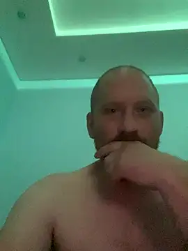 Krzysiekg123 online show from October 13, 5:08 pm