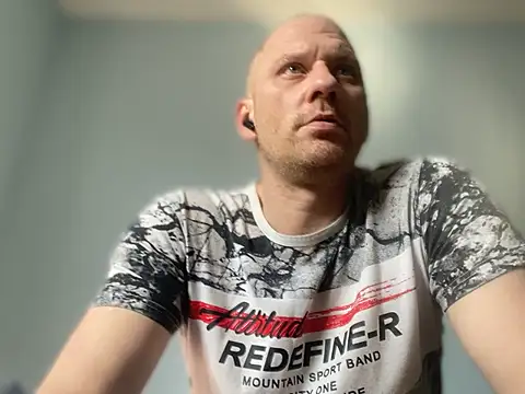 Krzysiekg123 online show from February 19, 9:28 am