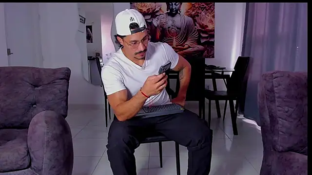 Valentino Dosantos  online show from February 11, 8:36 pm