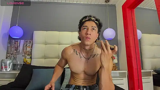 KaryBig3 online show from February 23, 9:14 pm