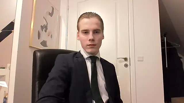 Alexander Royce online show from February 15, 1:33 am