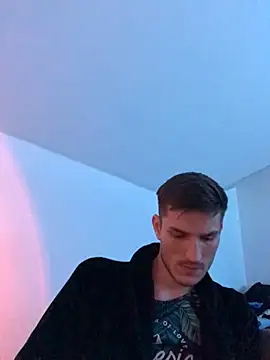 Snapshot of yoyoboy988 chatting on March 3, 9:23 pm yoyoboy988 online show from March 3, 9:23 pm