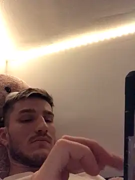 Snapshot of yoyoboy988 chatting on February 17, 9:08 pm yoyoboy988 online show from February 17, 9:08 pm