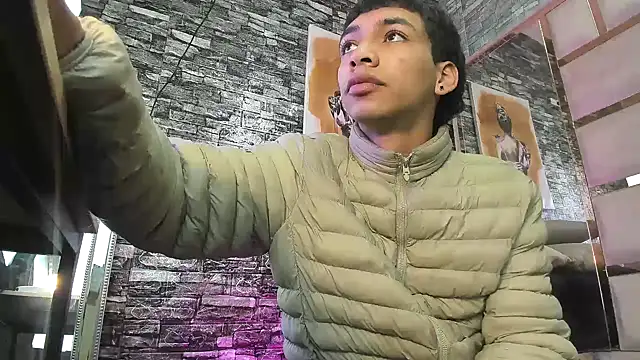 Danny Luxx online show from February 23, 3:08 am