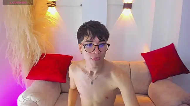 Snapshot of liam_orion chatting on March 19, 5:17 pm liam orion online show from March 19, 5:17 pm