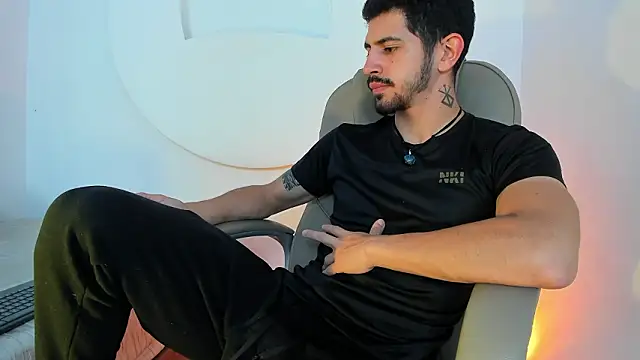 AlejandroStormm online show from March 27, 4:16 am