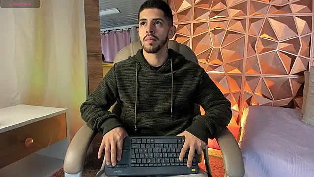 AlejandroStormm online show from March 31, 4:47 am