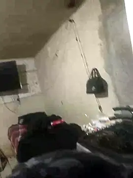 Snapshot of Elcabezhupas97 chatting on February 23, 9:17 am Elcabezhupas97 online show from February 23, 9:17 am