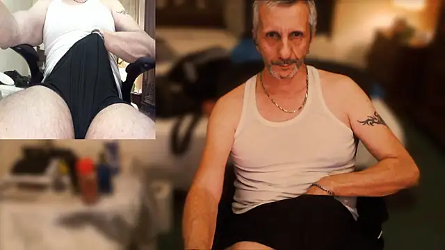 Snapshot of maxdaddy690 chatting on September 11, 8:30 pm maxdaddy690 online show from September 11, 8:30 pm