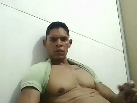 LatinoXXl23cm online show from October 30, 6:42 pm