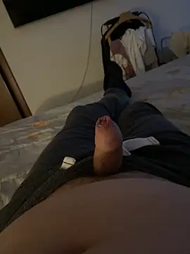 littletoy64 online show from December 22, 3:53 pm