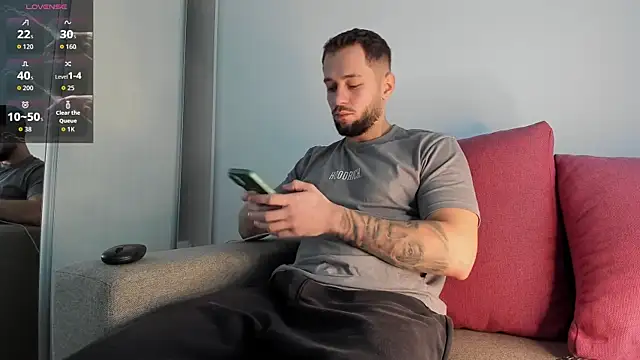 Snapshot of nicholasX1 chatting on October 6, 5:45 am nicholasX1 online show from October 6, 5:45 am