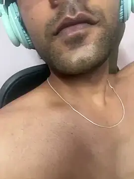 Snapshot of Aarush_1 chatting on March 17, 10:29 pm Aarush 1 online show from March 17, 10:29 pm