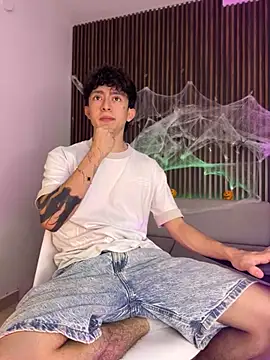 troy rouge online show from October 20, 7:18 pm