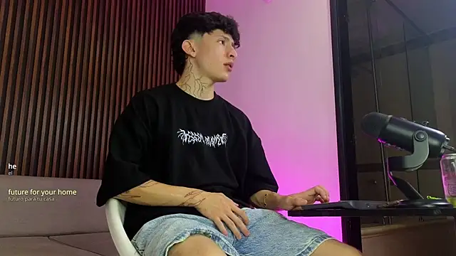 troy rouge online show from September 17, 7:48 pm