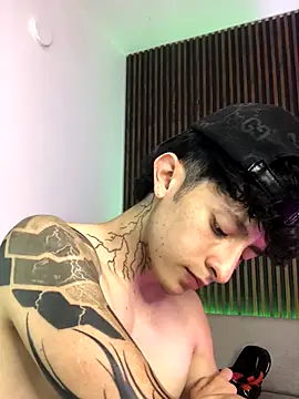 troy rouge online show from October 1, 7:40 pm