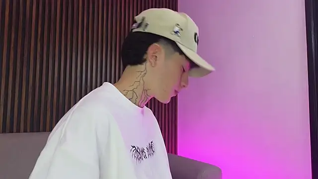 troy rouge online show from September 10, 7:12 pm