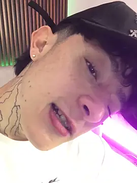 troy rouge online show from October 6, 7:07 pm