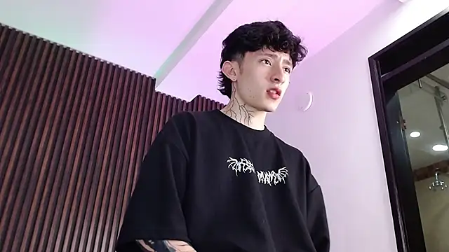 troy rouge online show from September 26, 7:55 pm