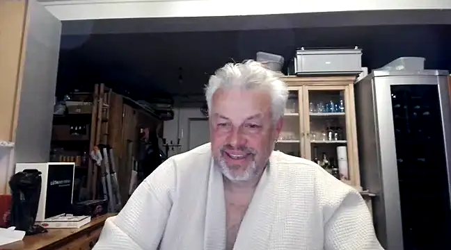 Berg Boy online show from March 18, 7:55 pm