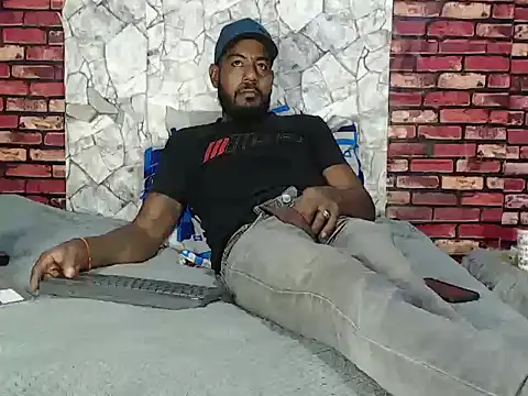 BladeFoxxx1 online show from March 30, 2:56 am