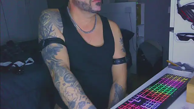 luivksmad online show from December 2, 5:21 am