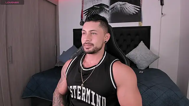 santi aesthetic online show from September 22, 12:33 am