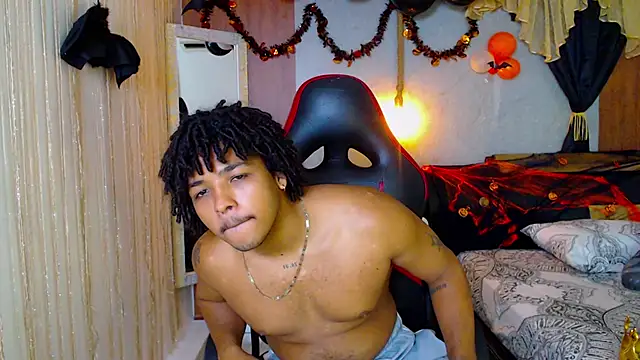 Snapshot of black_king_241 chatting on October 22, 4:16 am black king 241 online show from October 22, 4:16 am