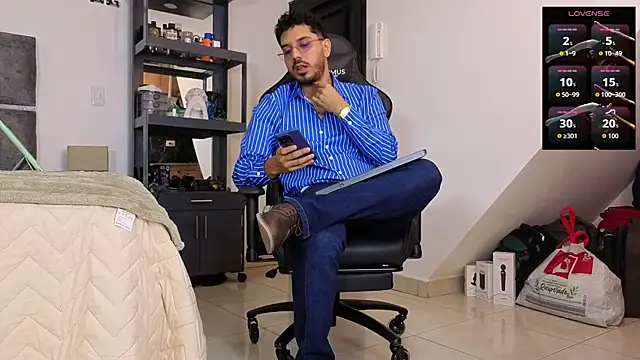 samuelcoopeer online show from March 26, 8:13 pm