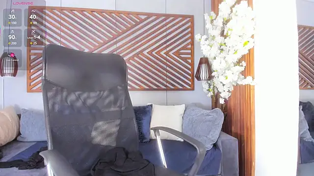 MarcusBlack  online show from October 29, 11:46 am