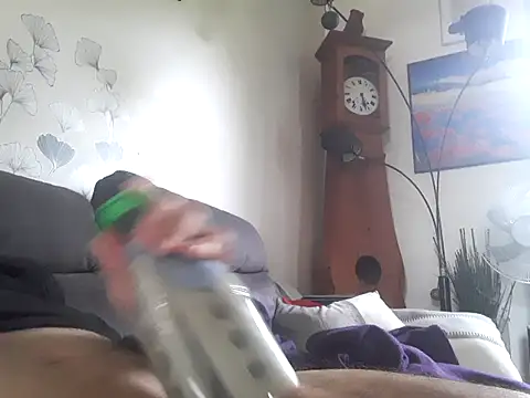 Vince072 online show from October 3, 6:40 am