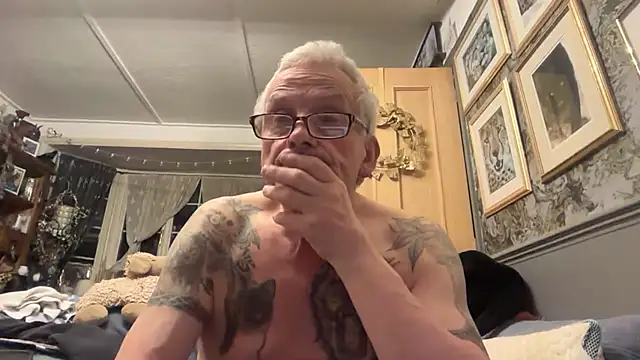 poggles online show from March 21, 9:41 pm