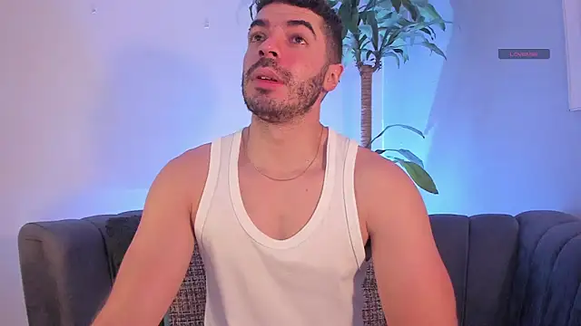 AxelThompson  online show from January 8, 11:37 am