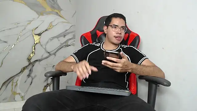 JulianSaintt online show from March 3, 7:54 pm