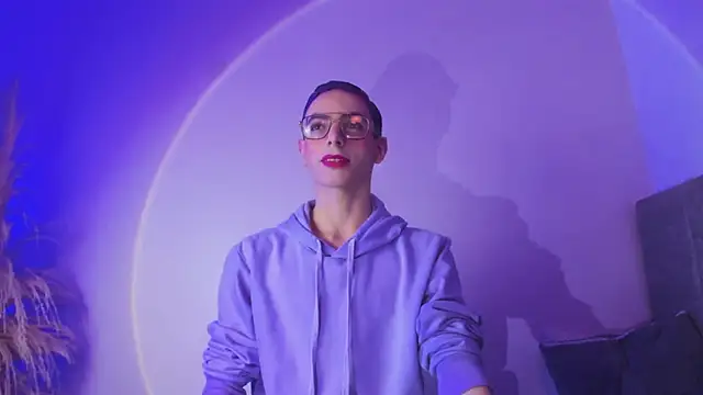 liiamluna  online show from September 23, 9:41 am