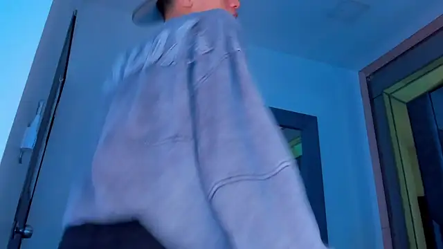 Sebax Young online show from November 6, 3:53 am