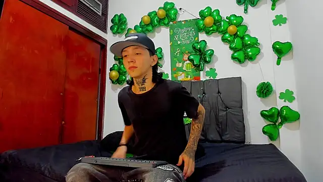 StraightBoy Nick online show from March 21, 5:00 am