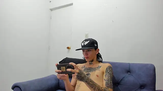 StraightBoy Nick online show from April 4, 5:59 am