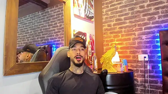 VinzenzRizzo online show from November 19, 4:56 am