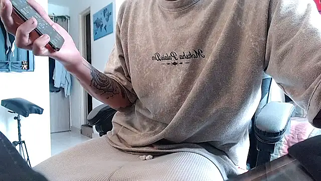 malek xarx  online show from March 24, 4:23 pm