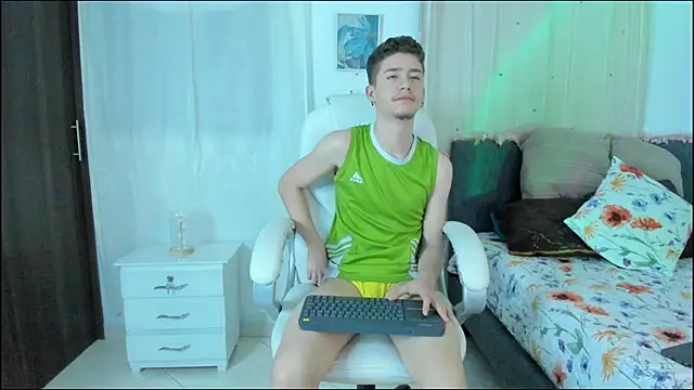 ThiagooJames online show from November 1, 5:33 am