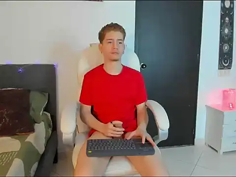 ThiagooJames online show from February 15, 5:13 am