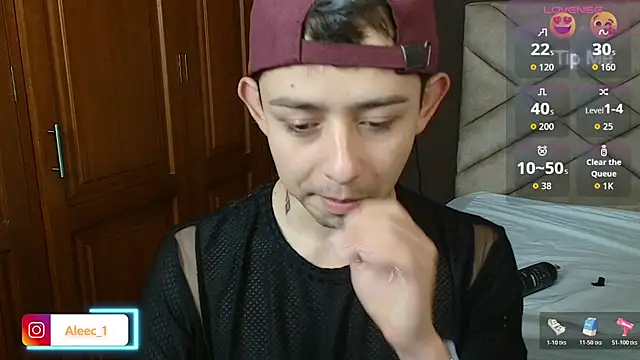 Aleecandrews online show from October 25, 7:59 pm