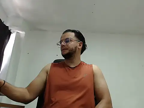 cloudsxxx online show from April 9, 3:29 pm