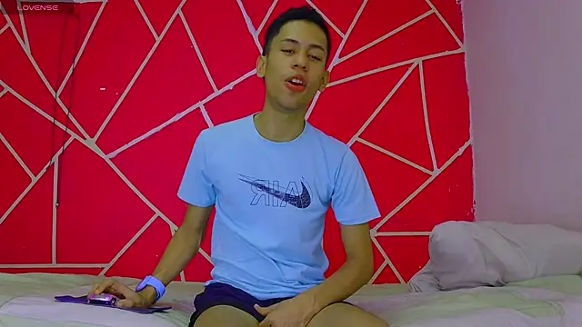 dylan apol0 online show from February 5, 3:35 am