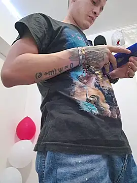 Ethanho0t online show from October 10, 6:13 pm